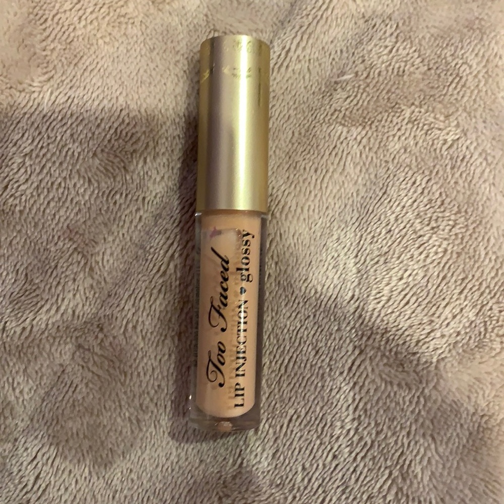 Too Faced Lip Injection Glossy